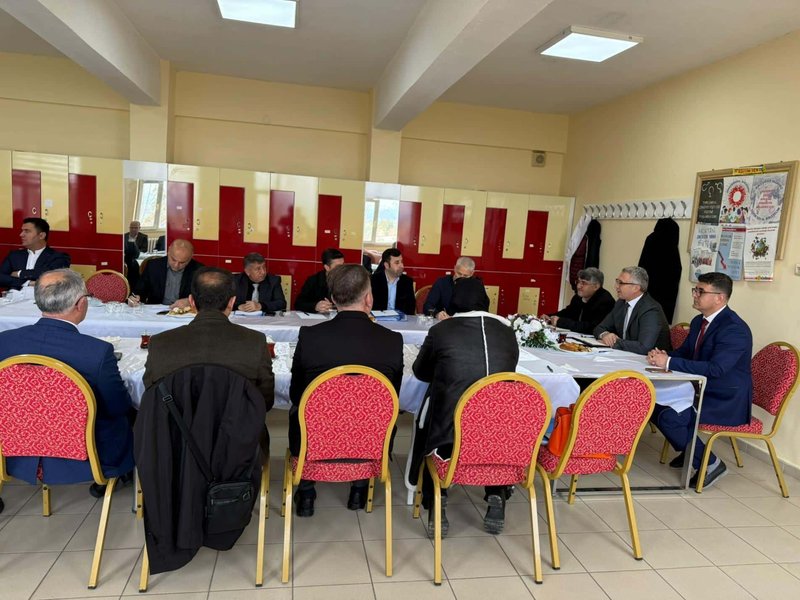 Beşiri'de Mesleki Eğitim Okul Müdürleri Süreç Değerlendirme Toplantısı Yapıldı - Görsel 2