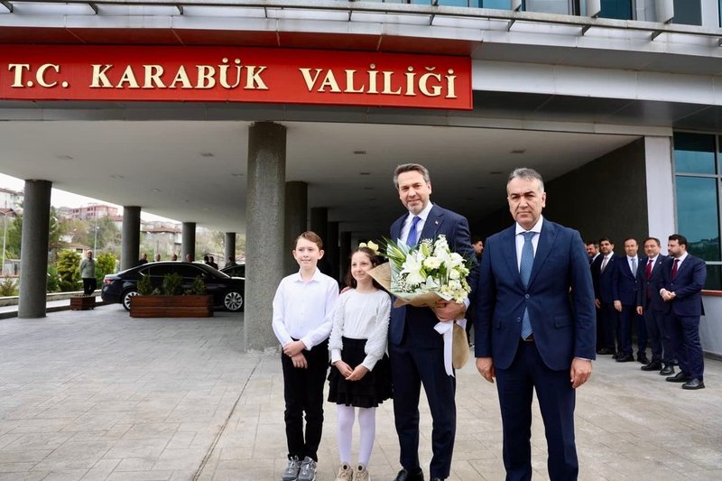 Enerji ve Tabii Kaynaklar Bakanı Alparslan Bayraktar Karabük Valiliği'ni Ziyaret Etti - Görsel 2