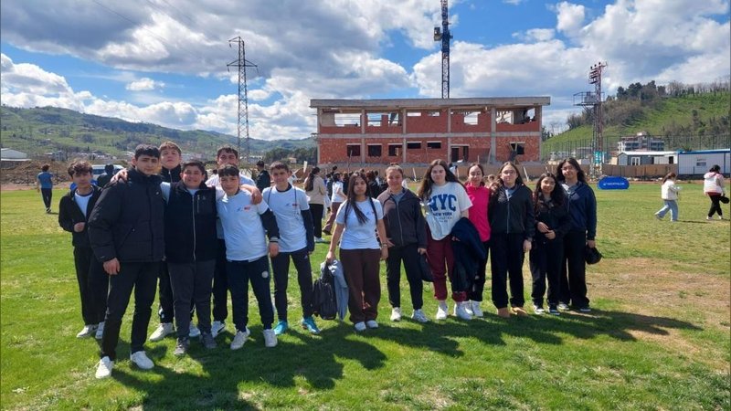 Gülyalı Ortaokul Öğrencileri Atletizmde Yarıştı