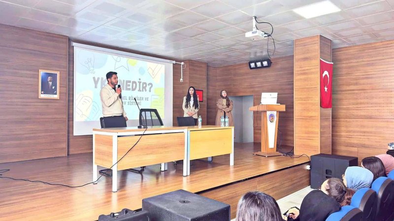 Gürpınar'da YKS'ye Hazırlanan Öğrencilere Motivasyon Semineri - Görsel 2