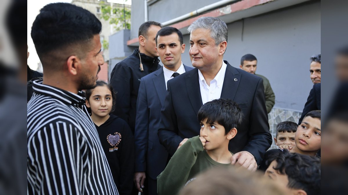 Vali Mustafa Yavuz Yüreğir Esnafını Ziyaret Etti