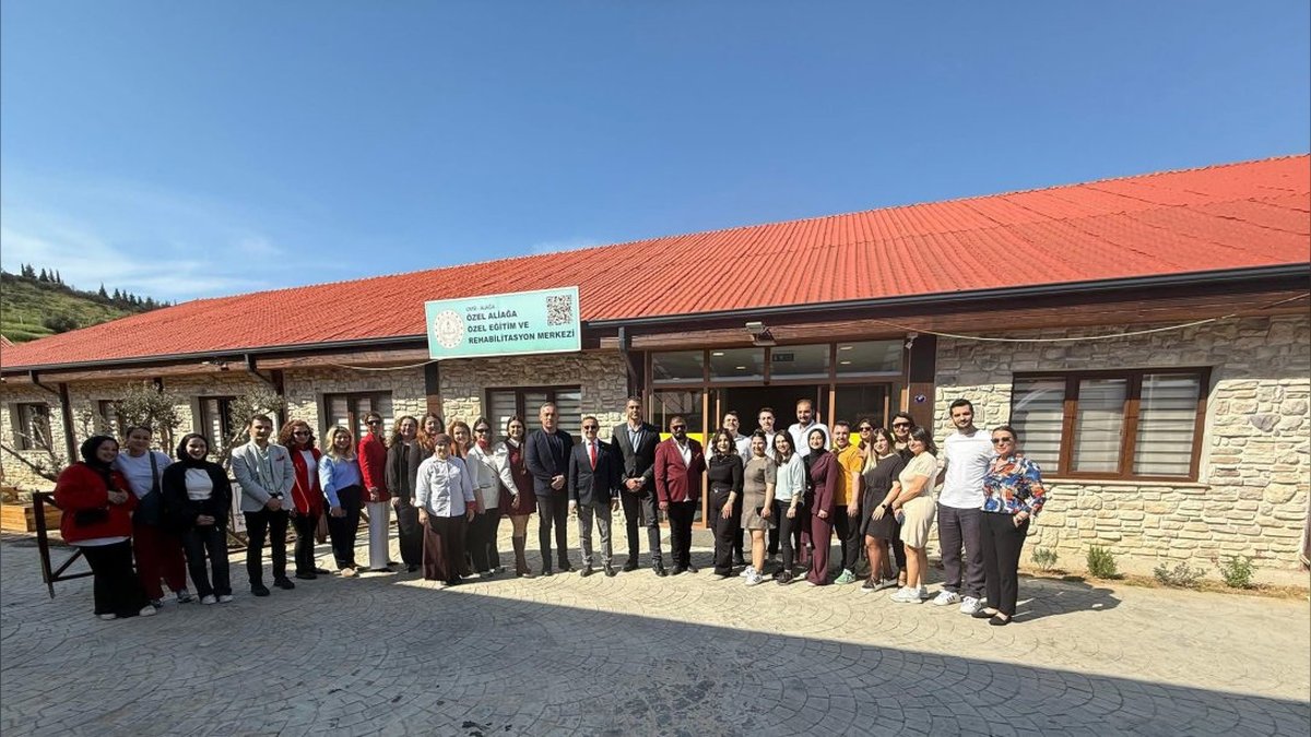 Aliağa'da 23 Nisan Coşkusu Atla Terapi Merkezi'nde Yaşandı