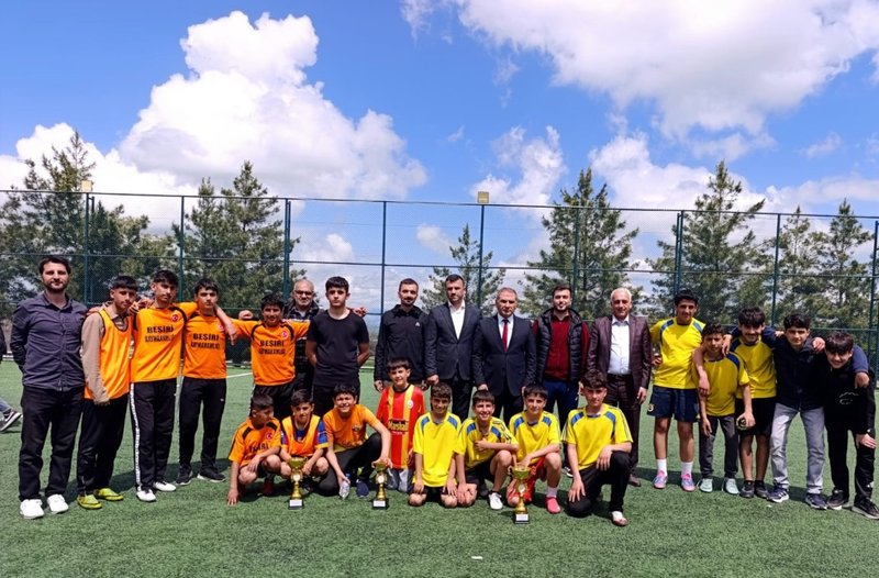 Beşiri'de Okullar Arası Spor Müsabakaları Yunus Emre Ortaokulu'nun Şampiyonluğuyla Sona Erdi - Görsel 5