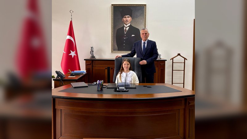 Çerkezköy Kaymakamlığı'nda 23 Nisan Coşkusu: Öğrenci Makama Oturdu
