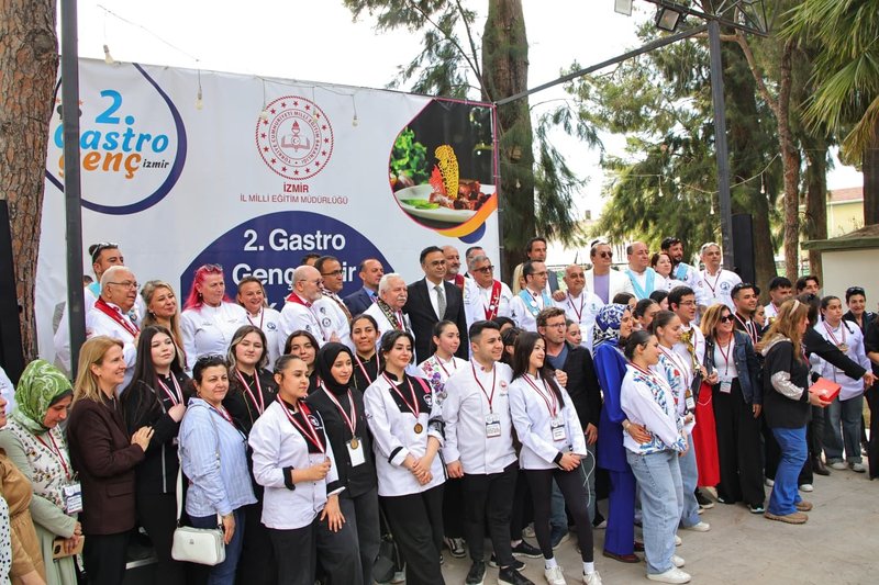 Geleceğin Şefleri İzmir'de Buluştu: 'Gastro Genç İzmir Yemek Yarışması-2' Tamamlandı - Görsel 2