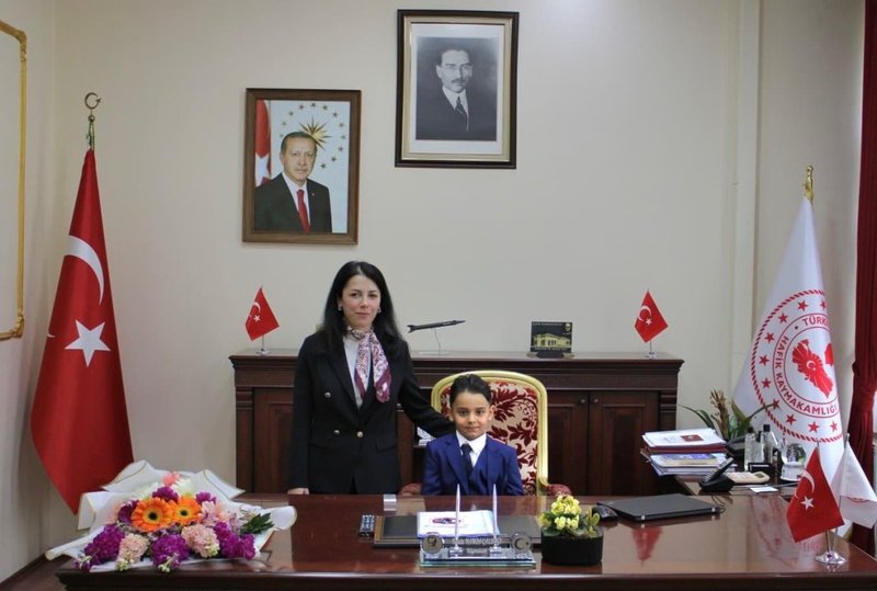 Hafik'te 23 Nisan Coşkusu: Cumhuriyet İlkokulu Öğrencileri Kaymakam Funda Hamza ÇALDAĞI'nı Ziyaret Etti - Görsel 3