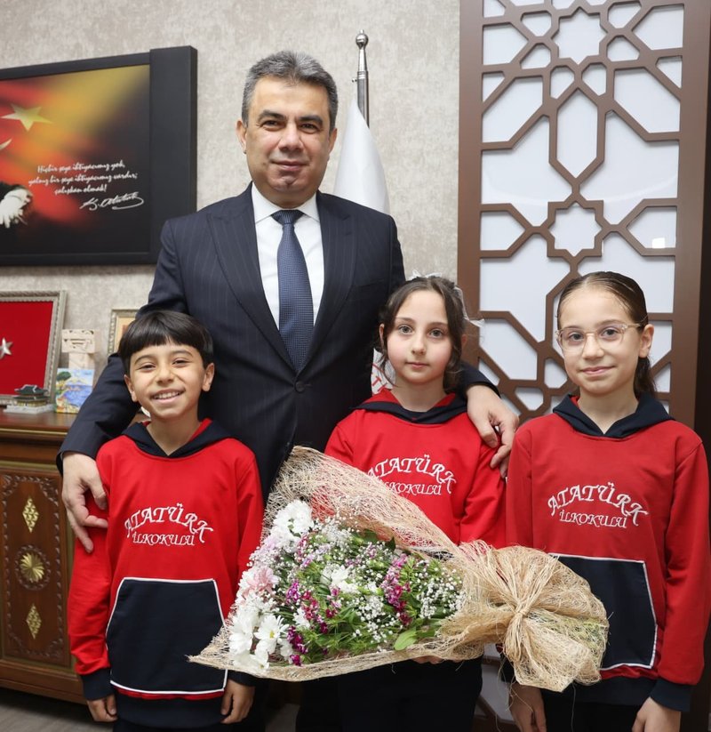 Kastamonu İl Milli Eğitim Müdürü Makam Koltuğunu Öğrencilere Devretti - Görsel 2