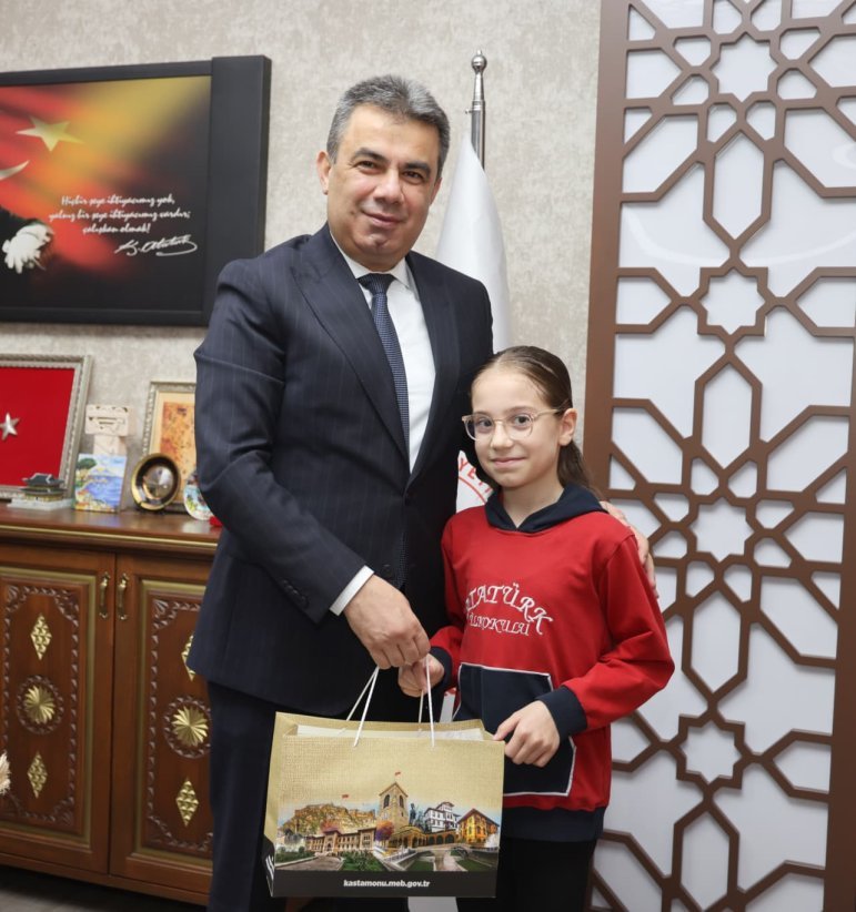 Kastamonu İl Milli Eğitim Müdürü Makam Koltuğunu Öğrencilere Devretti - Görsel 5