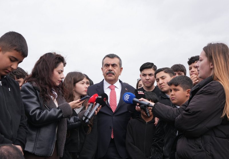 Milli Eğitim Bakanı Yusuf Tekin, Beşikdüzü'nde Şehit Öğretmenler İçin Fidan Dikti - Görsel 2