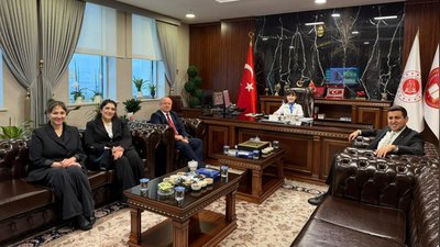 Orhangazi'de 23 Nisan Coşkusu: Öğrenci Tanem Kocadere Başsavcı Koltuğuna Oturdu