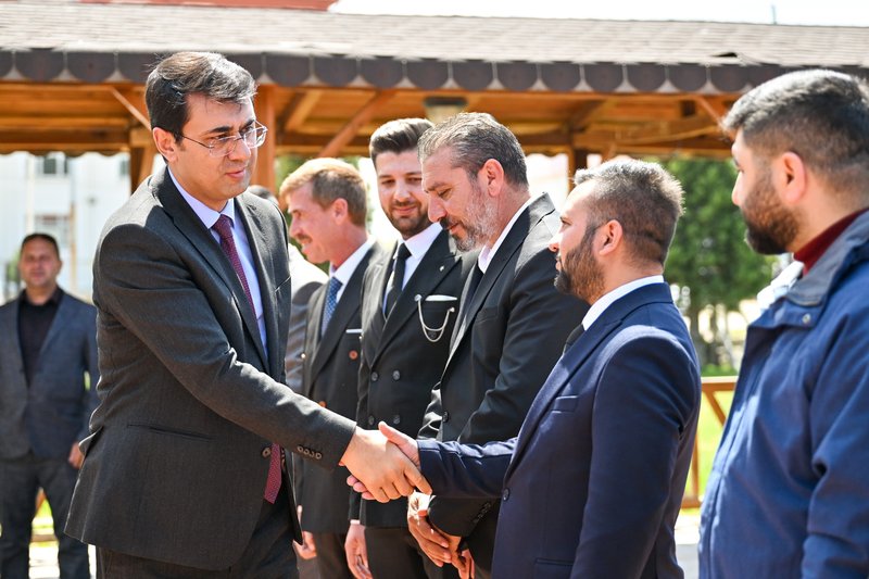 Vali Serdar Kartal'dan Cemevi Ziyareti: Birlik ve Beraberlik Vurgusu - Görsel 4