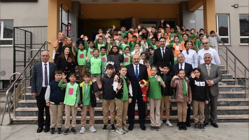 Vali Ustaöğlu'ndan Ali Hikmet Paşa İlkokulu'na Ziyaret