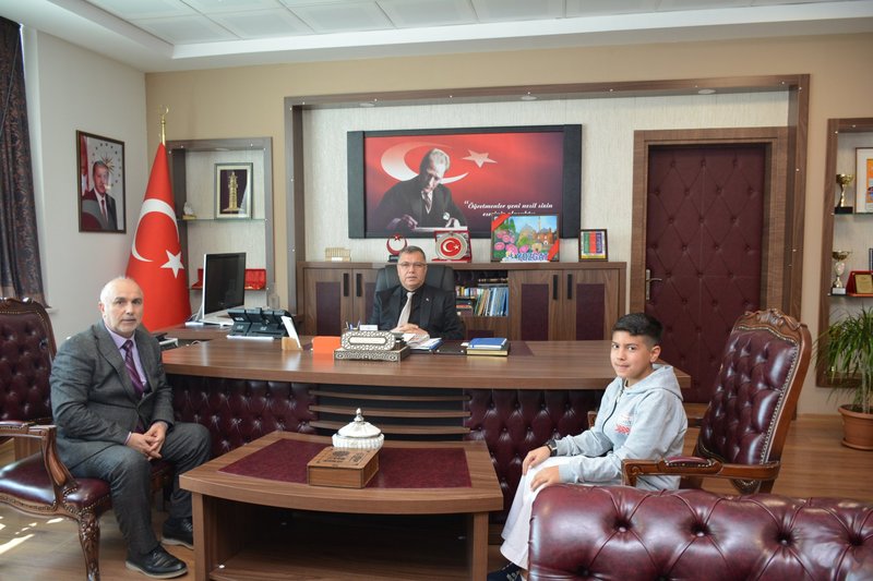 Yozgat İl Milli Eğitim Müdürü, Başarılı Öğrenciyi Ağırladı - Görsel 2