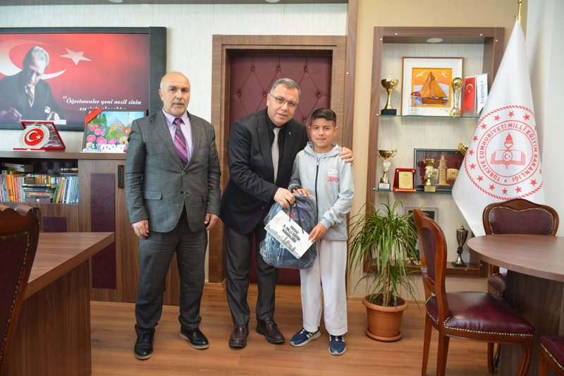 Yozgat İl Milli Eğitim Müdürü, Başarılı Öğrenciyi Ağırladı - Görsel 3