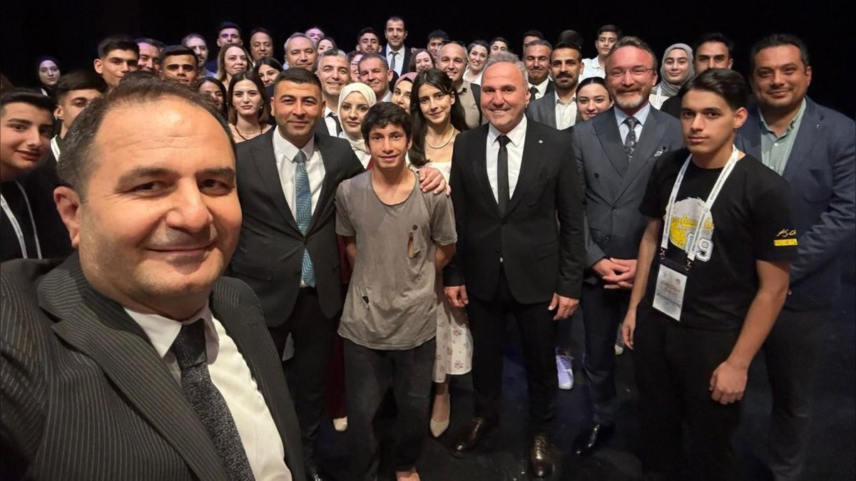 Seyhan İlçe Milli Eğitim Müdürlüğü'nden 'Kalbe Düşen Dizeler' Şiir Dinletisi