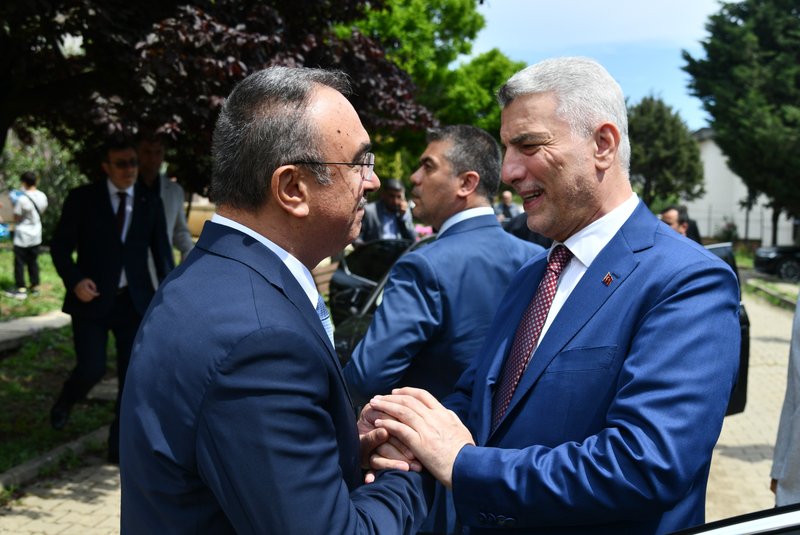 Bakan Bolat ve Vali Soytürk Çocuk Evlerini Ziyaret Etti - Görsel 5