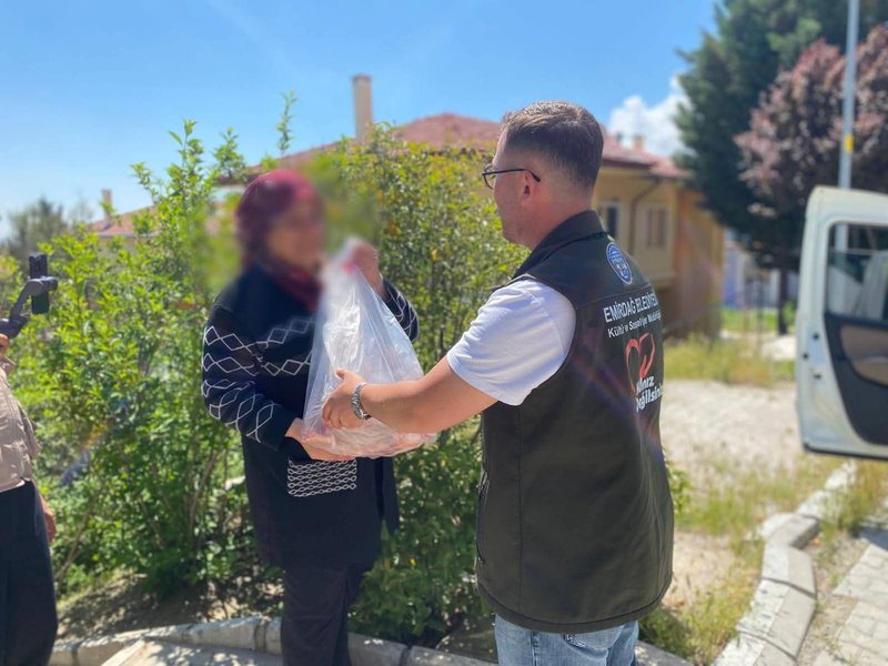 Emirdağ Belediyesi Kurban Bayramı'nda İhtiyaç Sahibi Ailelere Destek Oldu - Görsel 4