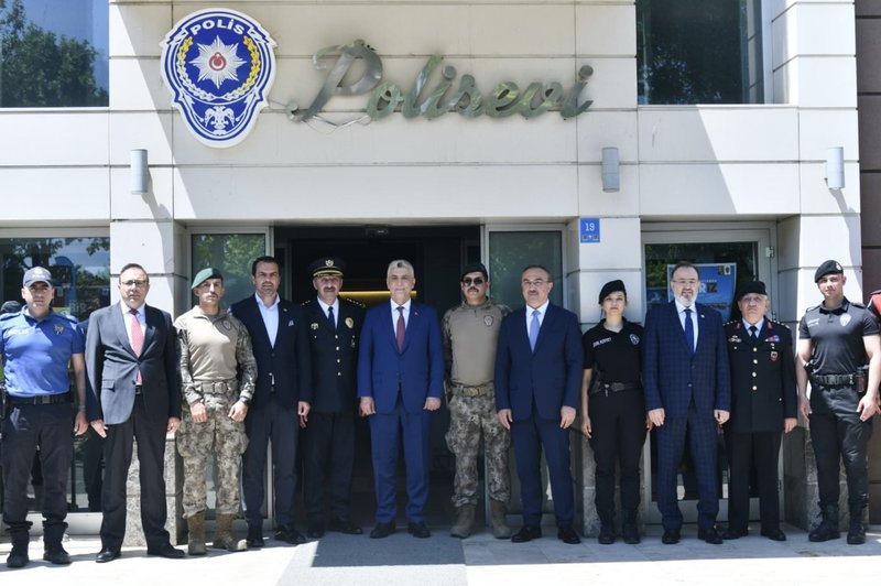 Ticaret Bakanı Bolat, Tekirdağ'da Polislerle Bayramlaştı, Halkla Buluştu - Görsel 4