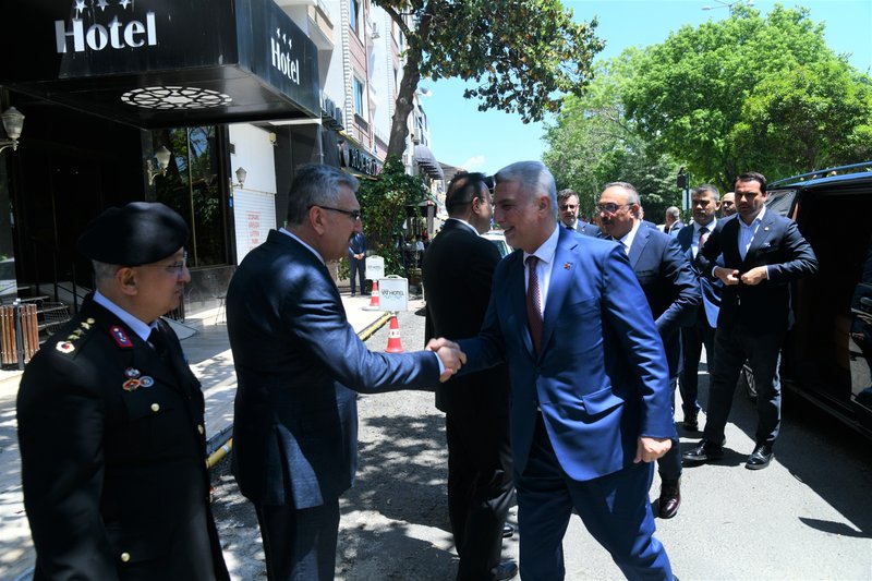 Ticaret Bakanı Bolat ve Vali Soytürk, Tekirdağ Emniyet Personeli ile Bayramlaştı - Görsel 2