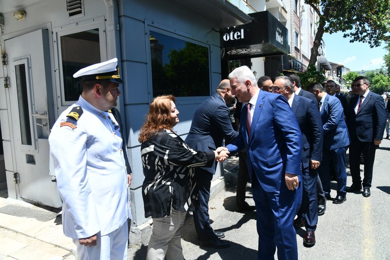 Ticaret Bakanı Bolat ve Vali Soytürk, Tekirdağ Emniyet Personeli ile Bayramlaştı - Görsel 3