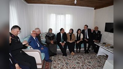Vali Çakırtaş ve Eşi, Korgun'da Şehit Ailesini Ziyaret Etti