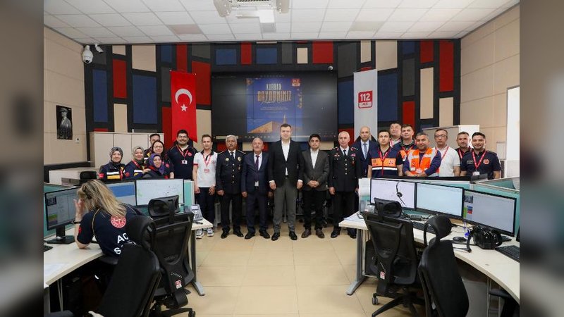 Niğde Valisi Nedim Akmeşe Kurban Bayramı'nda Vatandaşlarla ve Görev Başındaki Personelle Buluştu
