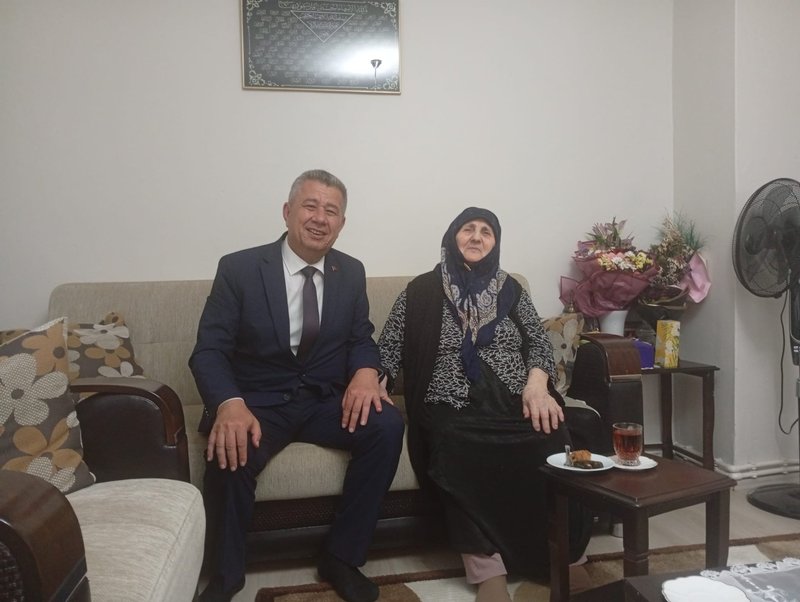Tekirdağ İl Milli Eğitim Müdürü'nden Şehit Ailelerine Bayram Ziyareti - Görsel 3